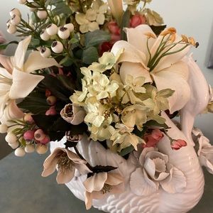 Vintage porcelain swan flower arrangement. Made in Italy.